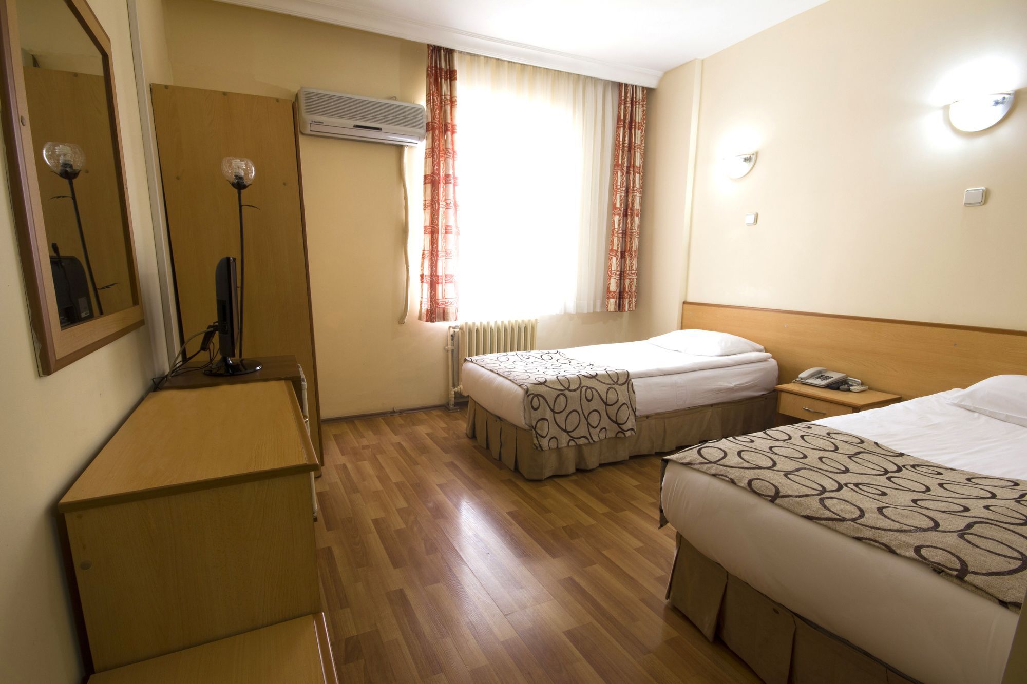 אודיירן Acikgoz Hotel מראה חיצוני תמונה